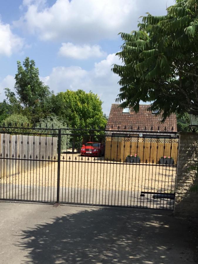 Highcroft House Villa Corsham Bagian luar foto