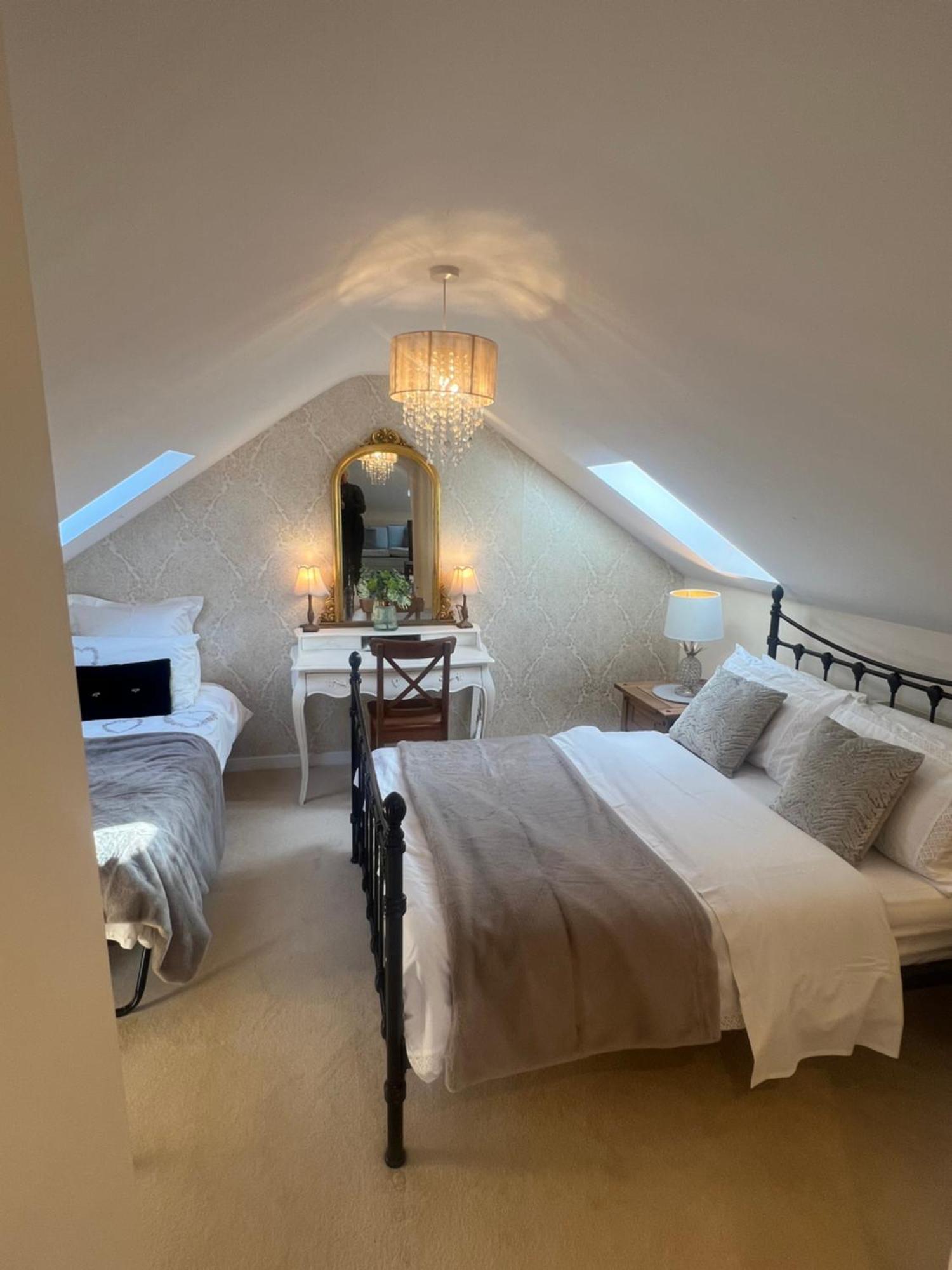 Highcroft House Villa Corsham Bagian luar foto