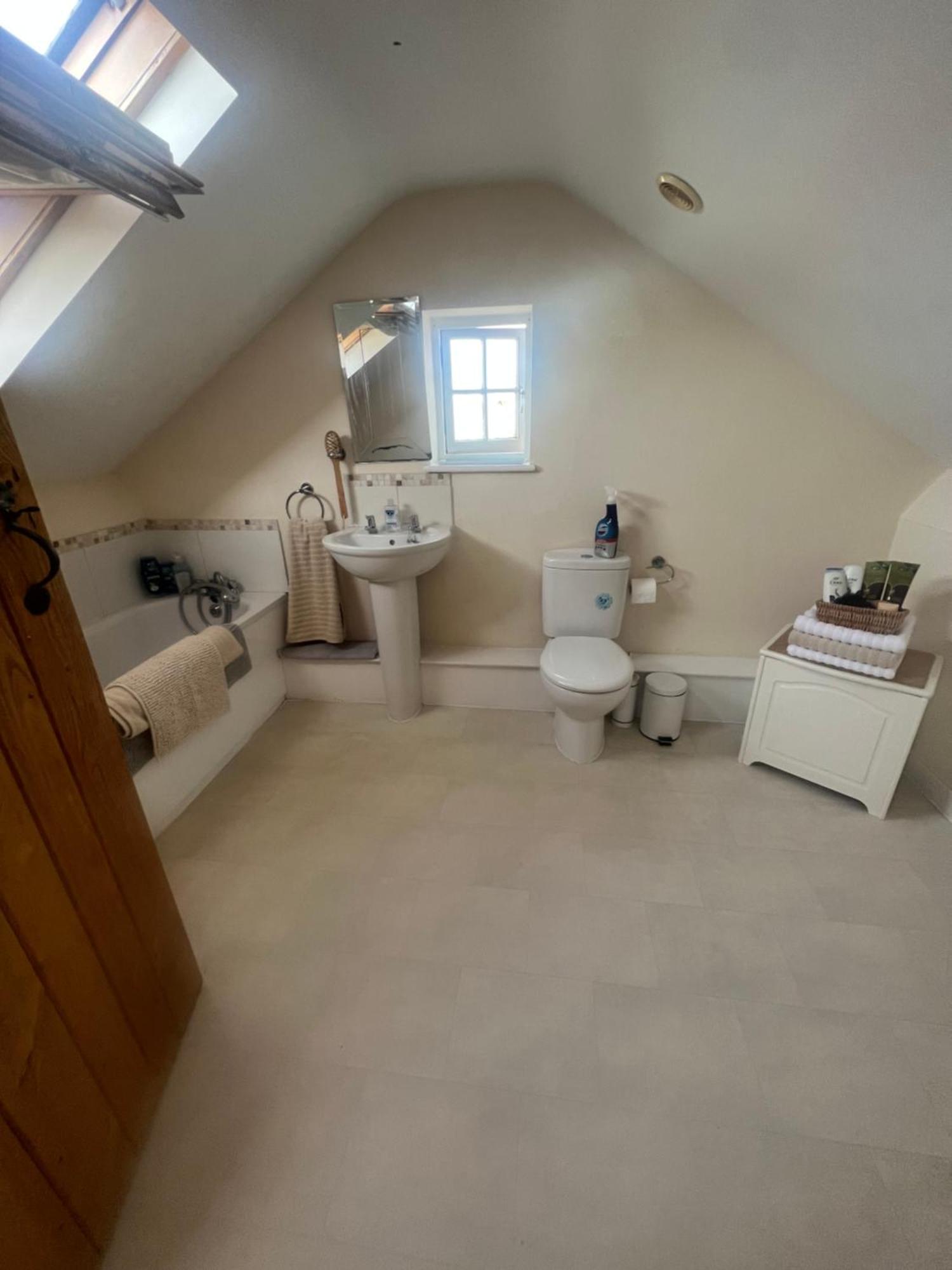 Highcroft House Villa Corsham Bagian luar foto