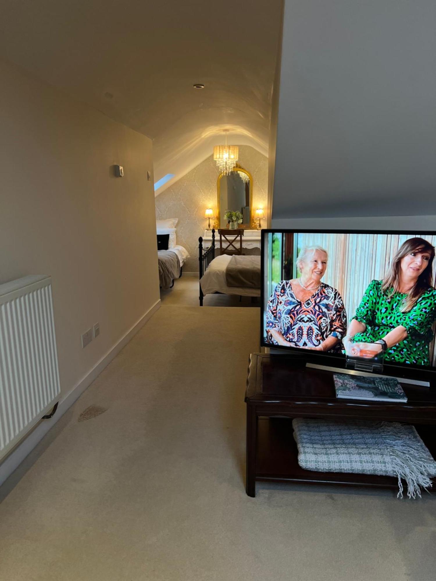 Highcroft House Villa Corsham Bagian luar foto