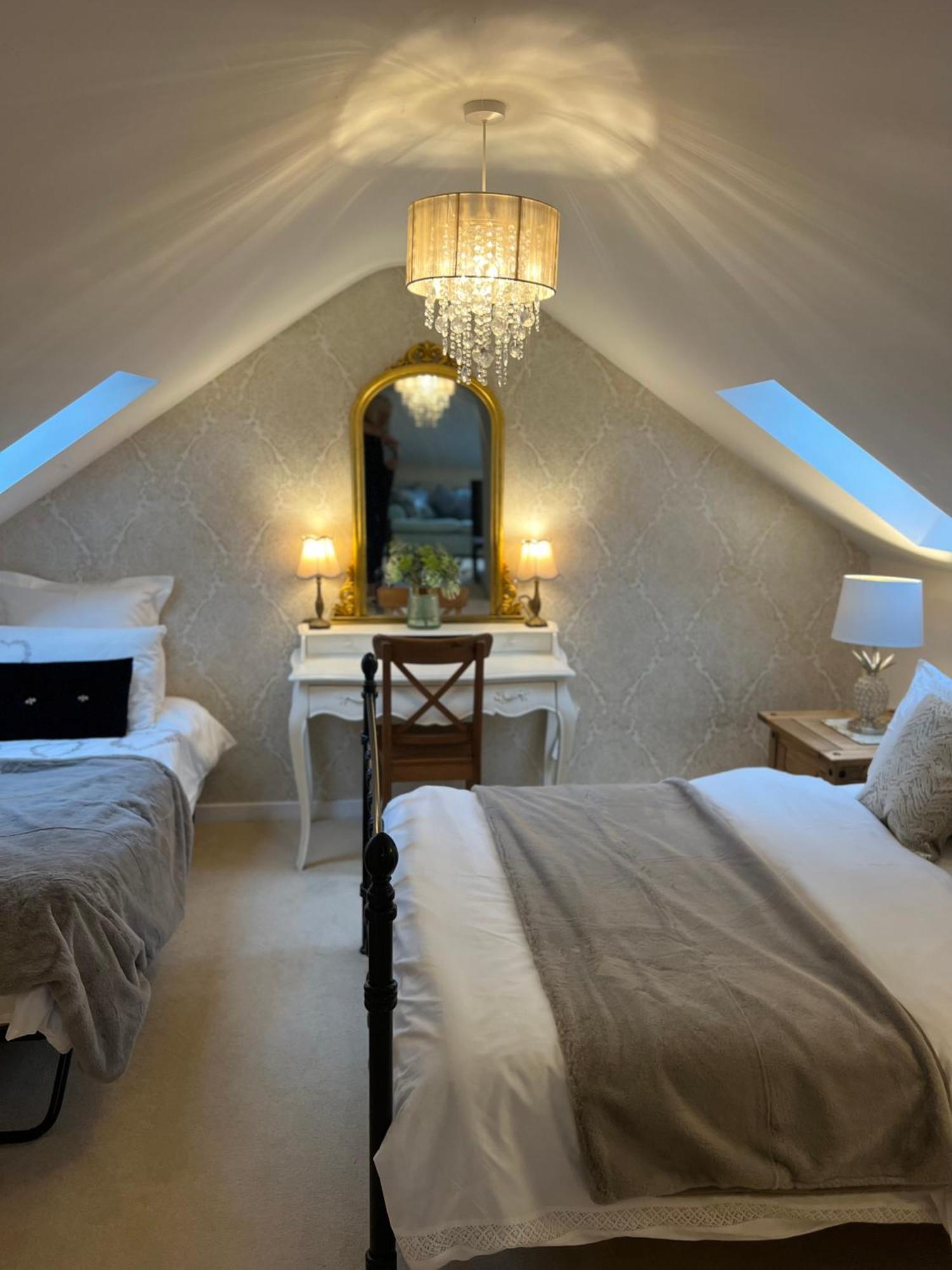 Highcroft House Villa Corsham Bagian luar foto